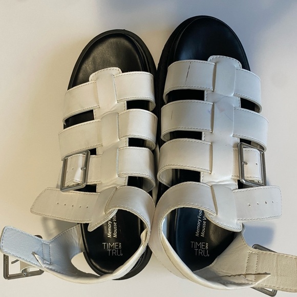 Time and Tru Women's White Buckle Sandals - Picture 1 of 3